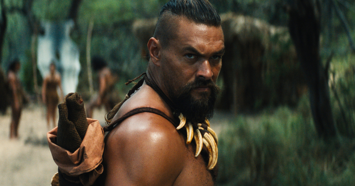 Jason Momoa mindent elvállal, cápával birkózik az új sorozatában