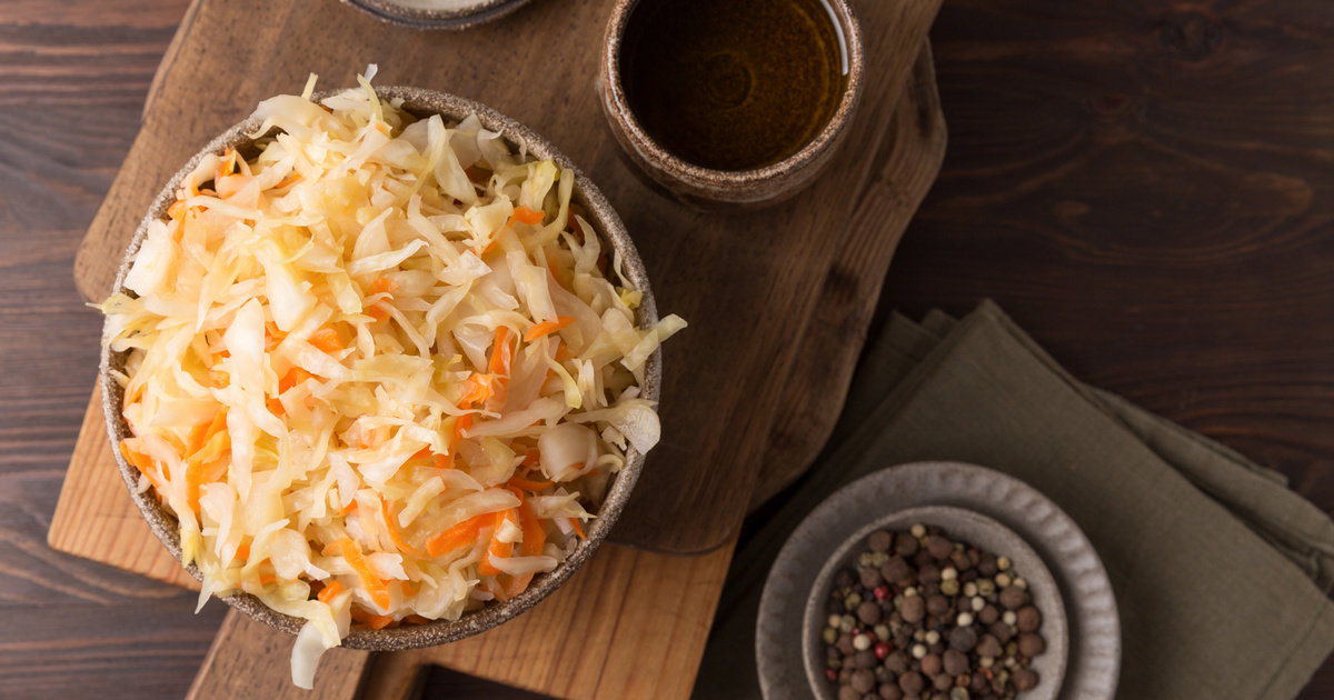 Roppanós ecetes káposztasaláta: bármilyen hús mellé mennyei köret