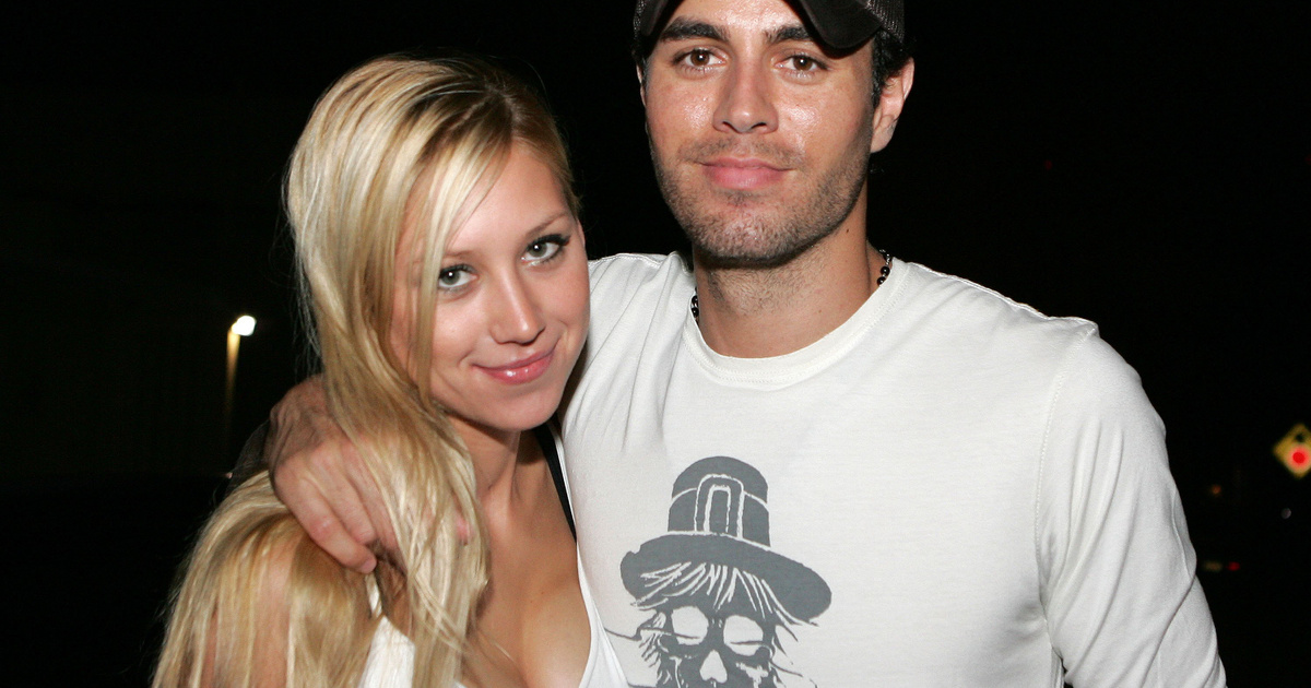 Enrique Iglesias felesége várandós: Anna Kournikova 4. gyereküket várja
