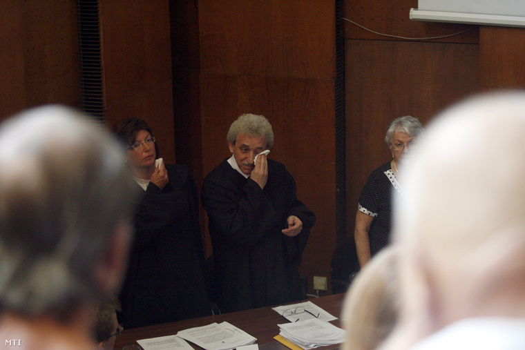 Miszori László bíró a romák elleni hat halálos áldozatot követelő fegyveres Molotov-koktélos támadások tárgyalásán a Budapest Környéki Törvényszéken 2013. augusztus 6-án.