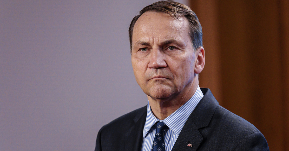 A lengyel külügyminiszter üzent Szijjártó Péternek: Úgy tűnik, te a másik csapatban játszol