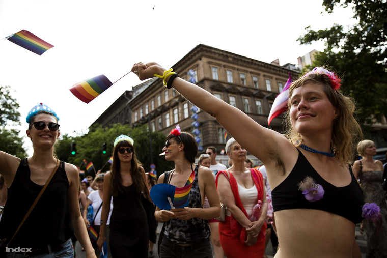 Felvonulók a 2014-es Budapest Pride-on