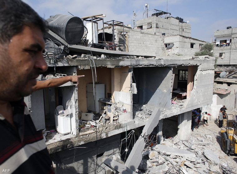 Ez az épület az egyik izraeli légitámadás során dőlt össze, kilencen életüket vesztették