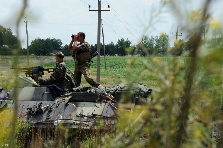 Ukrán katonák Donyeck határában