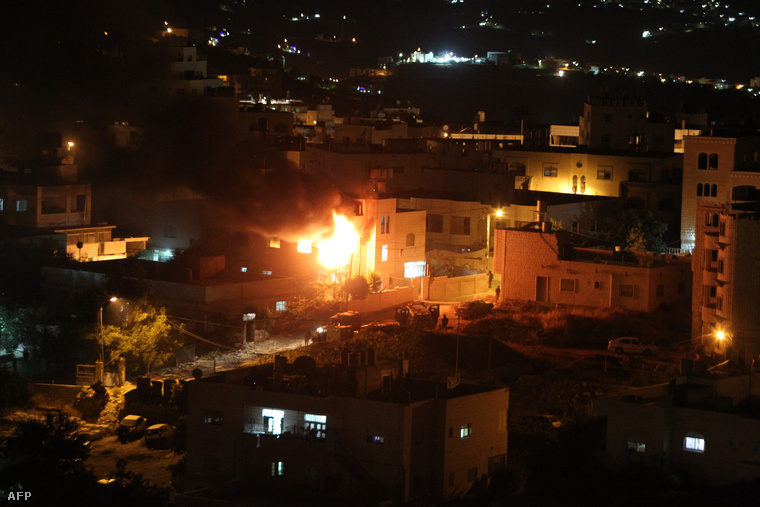 A palesztin emberrablók háza lángol július elsején