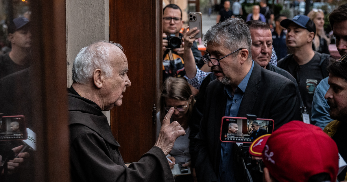 Orbán Viktor kiáll a Hadházy Ákossal összeszólalkozó Pál atya mellett