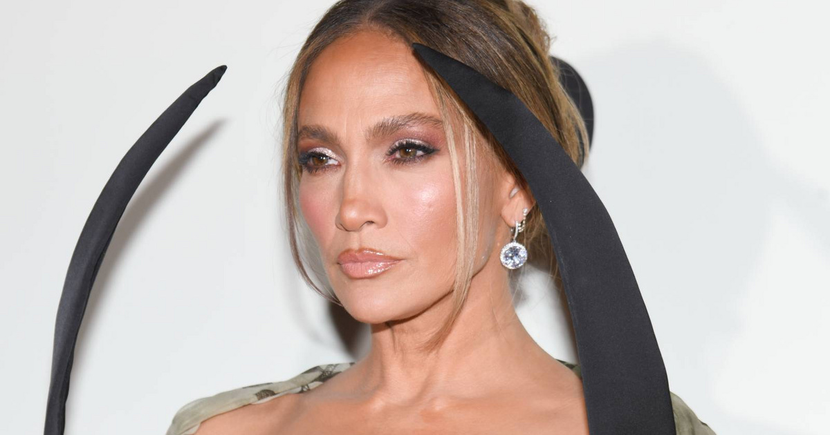 Jennifer Lopez 17 éves ikreivel a premieren: Max és Emme a vörös szőnyegen pózoltak anyjukkal