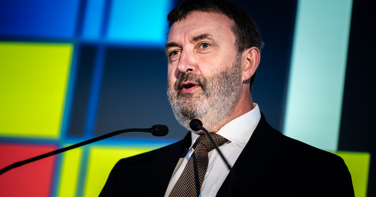 Egy MI-vel generált Palkovics László arról beszél, hogy nem kell félni az MI-vel generált álhírektől