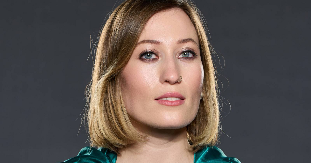 Ő Schoblocher Barbara jóképű, énekes párja: az Árulók győztesét így csókolja a fotón