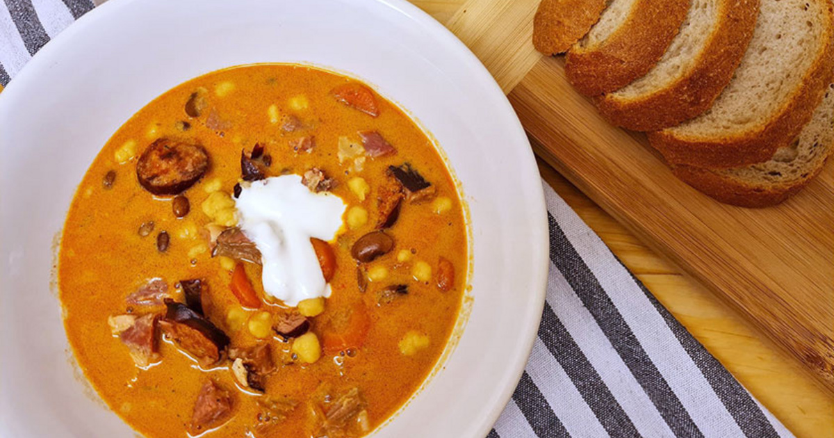 Így készül az eredeti Jókai-bableves: nem maradhat ki belőle a csülök és a kolbász