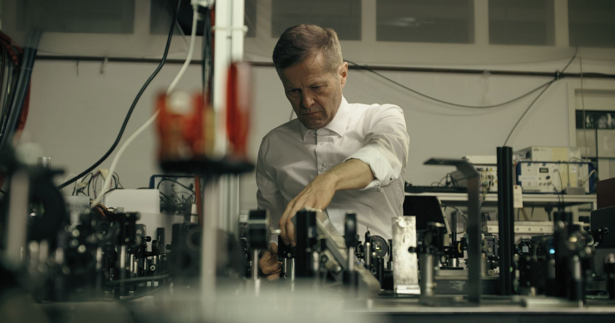 Magyar siker Krakkóban, díjat nyert a Nobel-díjas Krausz Ferencről készült dokumentumfilm