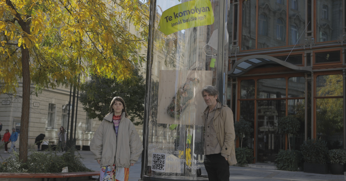 Index – Belföld – Üvegszilánkos fejhallgató és tojáshéjas pulóver