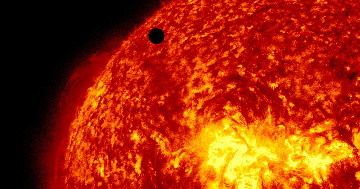 Farkaséhes behemót módjára kebelezi majd be a Földet a Nap