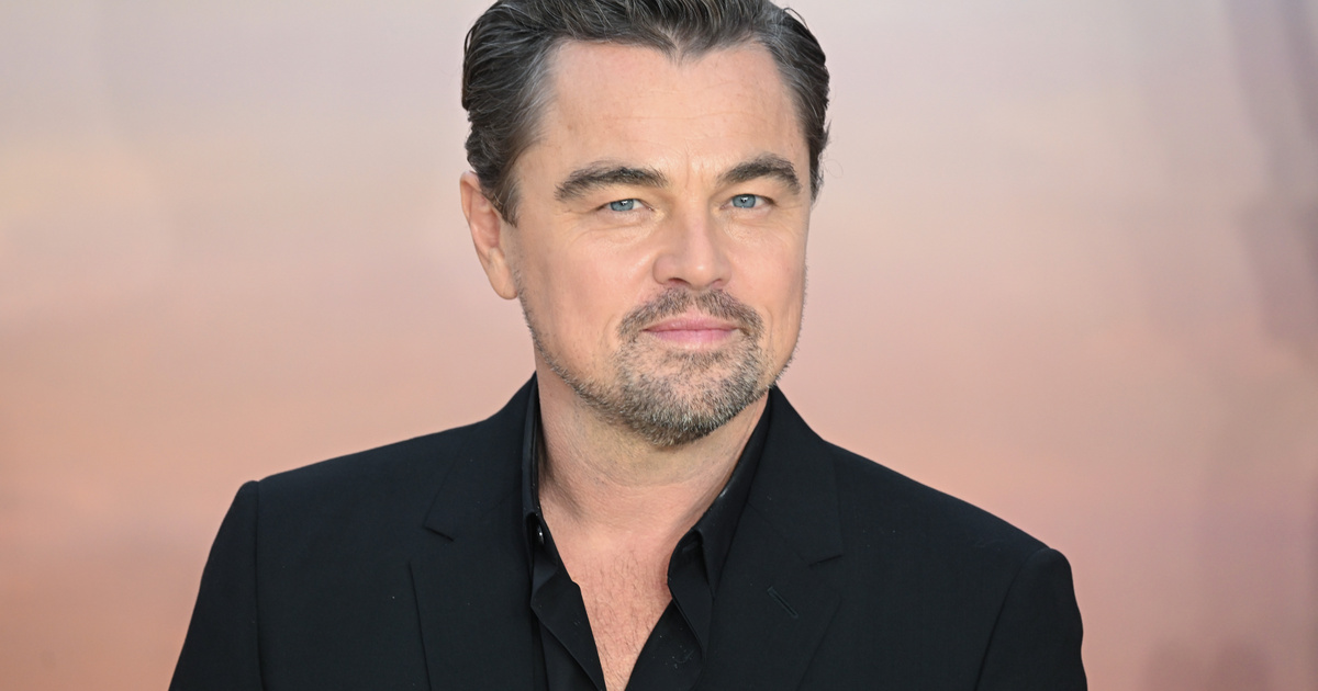 Leköpte a forgatáson Leonardo Dicapriót a kollégája: így kezelte a kínos helyzetet a színész