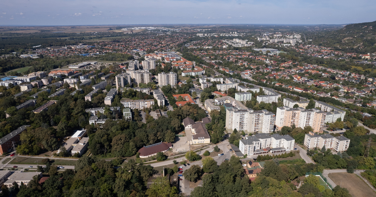 Index – Belföld – Tatabánya polgármestere választóiról: Kidobják a szaros pelenkát az ablakon, őket …