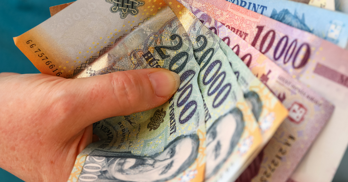 Szerdától érkezik a nyugdíjkiegészítés: ennyi pénzt kapnak a nyugdíjasok