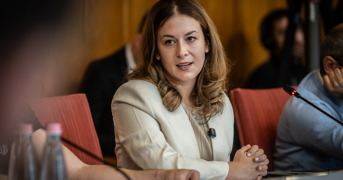 Óriási balhé az ellenzéki oldalon, Cseh Katalint kizárják pártjából