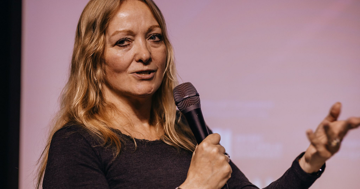 “A modern technikai viszonyok között nagyon nehéz jó krimit írni” - Interjú Cara Hunter krimiíróval