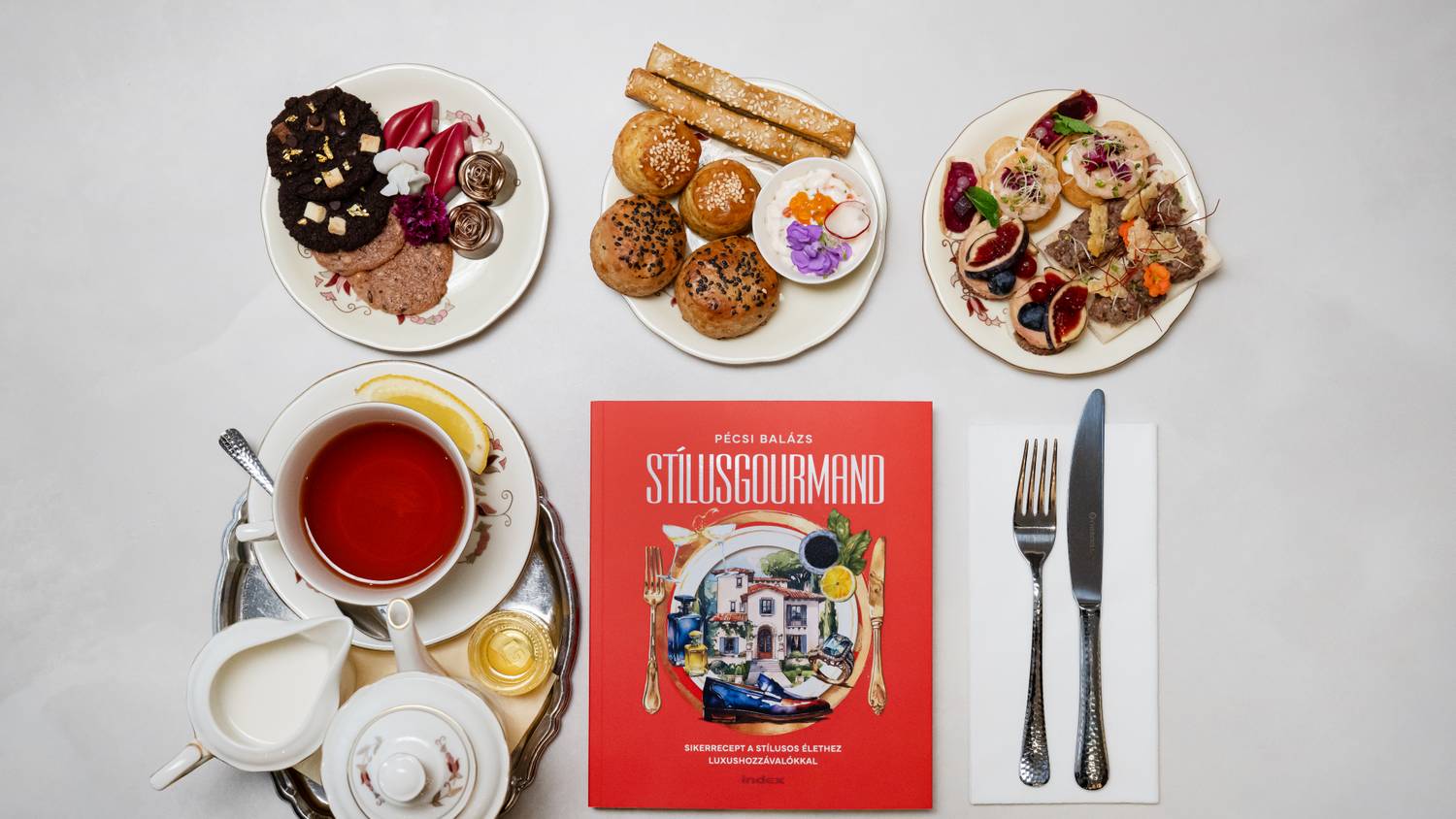 Aranyozott keksz és kaviáros pogácsa: fényűző falatok várják a Zsolnay Kávéházban