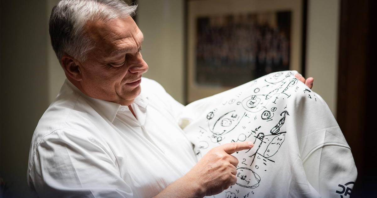 Index – Belföld – „Az ország kedvenc jegyzete” – Már rendelni lehet az Orbán Viktor firkálását ábráz…