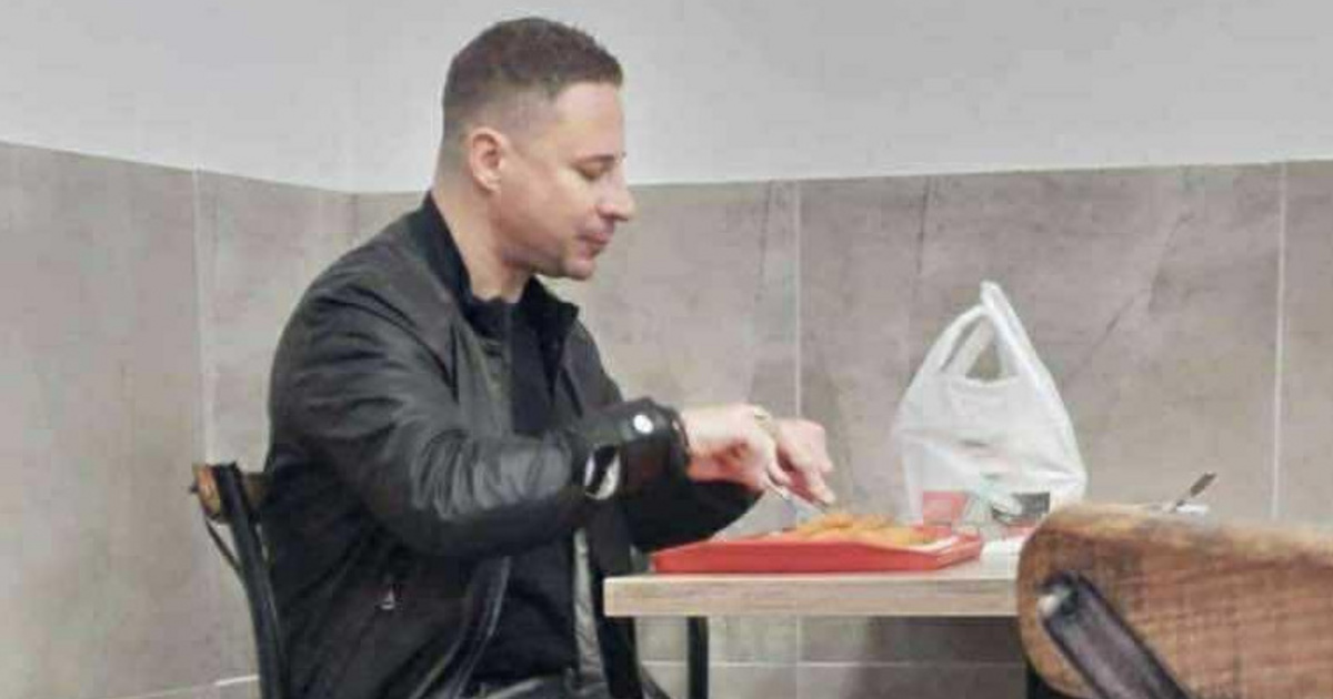 Index – Belföld – Hadházy Ákos szerint egy siófoki étteremben fotózták le a házi őrizetben lévő Scha…