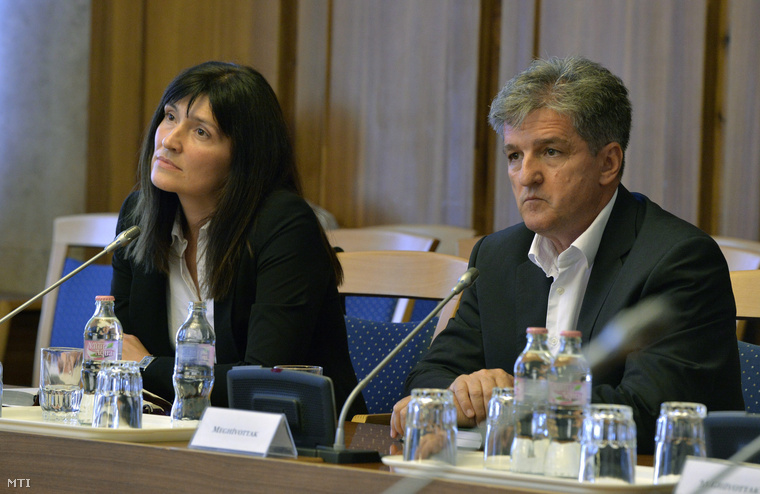 A Nemzetbiztonsági Szakszolgálat főigazgatói pozíciójára jelölt Szabó Hedvig és Tasnádi László a Belügyminisztérium rendészeti államtitkára a jelölt meghallgatásán az Országgyűlés nemzetbiztonsági bizottságának ülésén 2014. július 21-én.