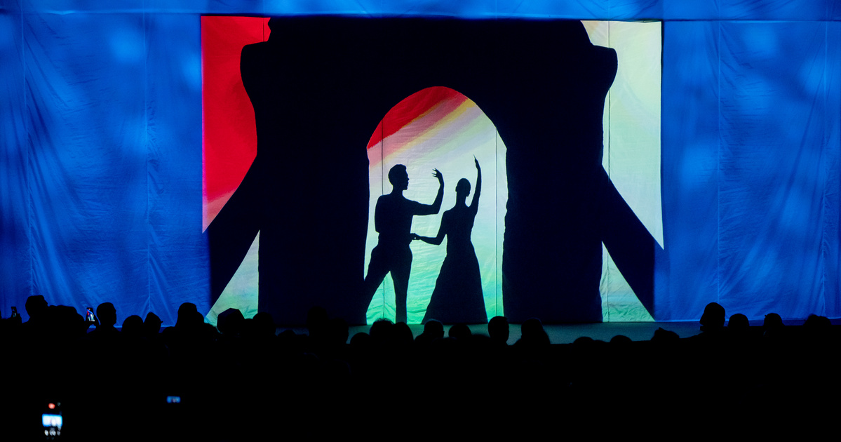 Index – Belföld – Különleges produkciót mutatott be a világhírű magyar társulat a DPK győri rendezvé…