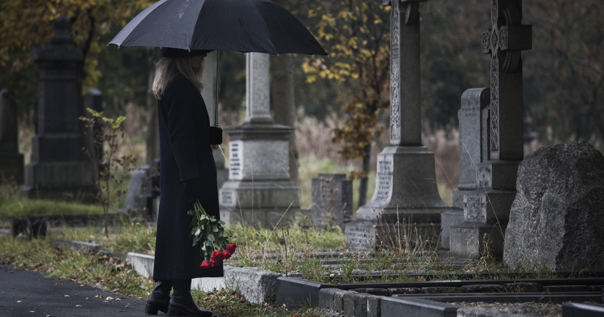 Sokkolóak a temetési költségek 2025-ben: ezért fizetnek ilyen sokat a családok