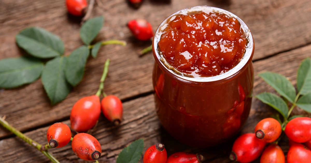 Különleges, őszi csipkebogyólekvár: pirítósra és palacsintába is tökéletes