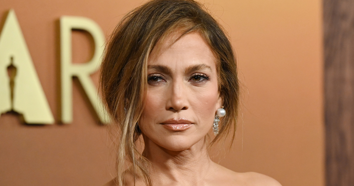 Jennifer Lopez mellei ellopták a show-t a díjátadón: ő volt a legdögösebb a Governors Awards-on