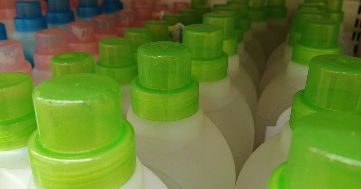 Ez lapult a mosószeres flakonban: a rendőrök az M1-esen kapták el a két budapesti férfit