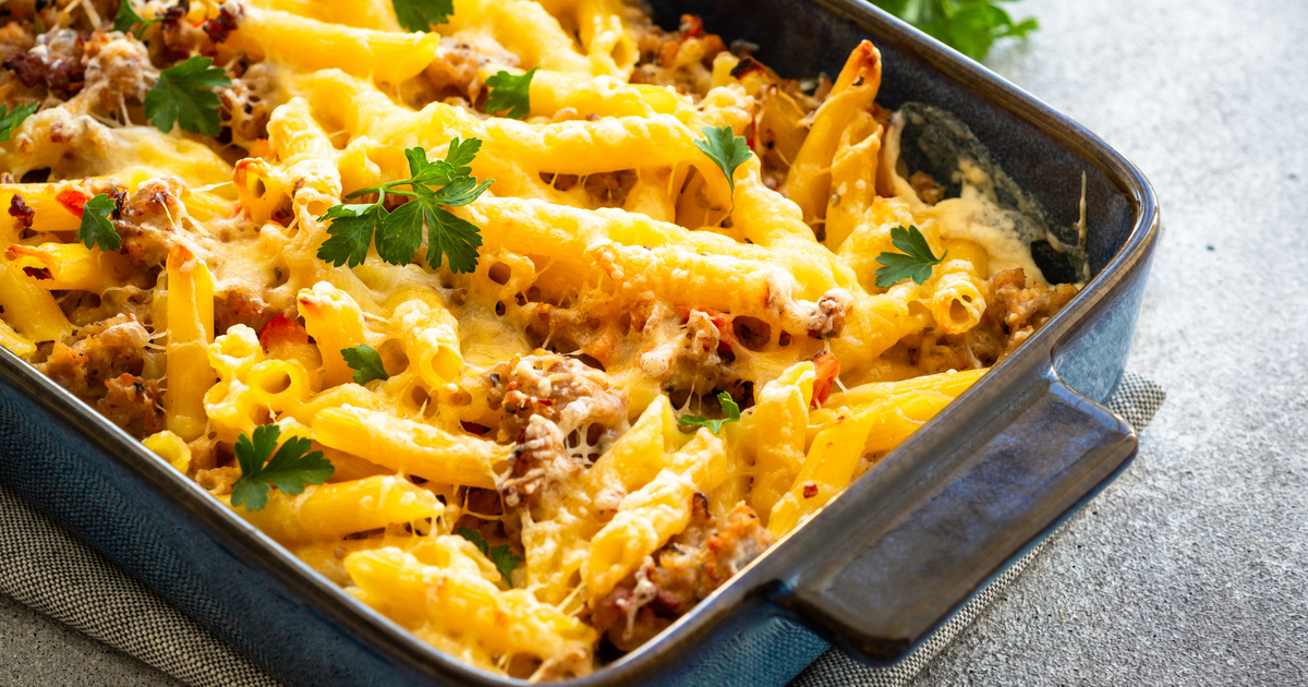 Rakott tészta, ahogy mindenki szereti: darált hússal és sok sajttal