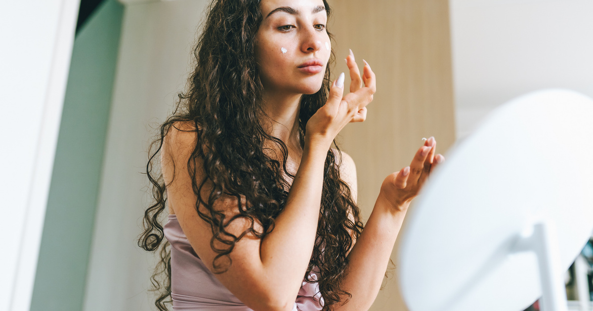 Tilos lenne egyszerre használni a bőrön, mégis sokan elrontják: kínzó irritációt okoznak