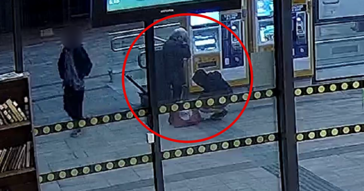 Segítséget ajánlottak neki, majd kifosztottak egy idős asszonyt a gödöllői vasútállomáson