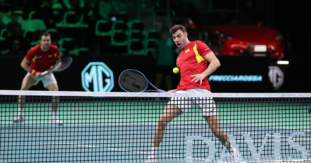 A világelső nélkül is bejutott Spanyolország a legjobb négy közé