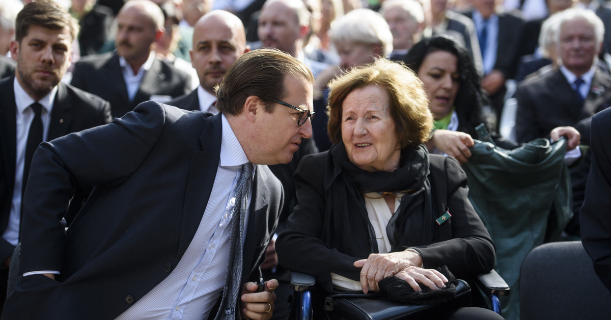 93 évesen meghalt Esterházy János lánya