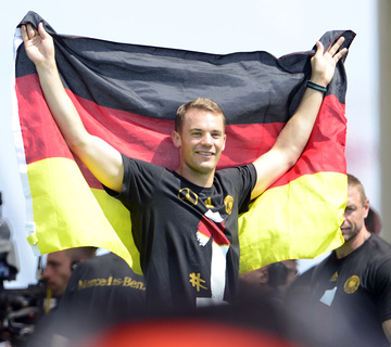 Neuer lett az év futballistája Németországban