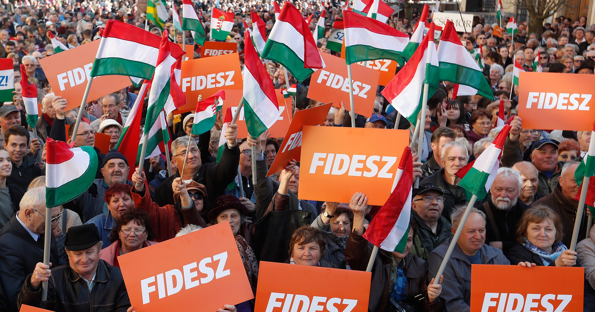 A Politico szerint átvette a vezetést a Fidesz a Tisza Párt előtt, idén először