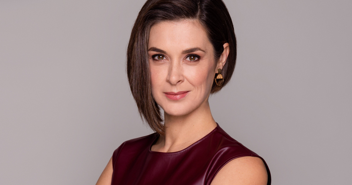 Az RTL műsorvezetőnője 110 milliós füllbevalót viselt az élő adásban: vakítóan csillogtak rajta a gyémántok