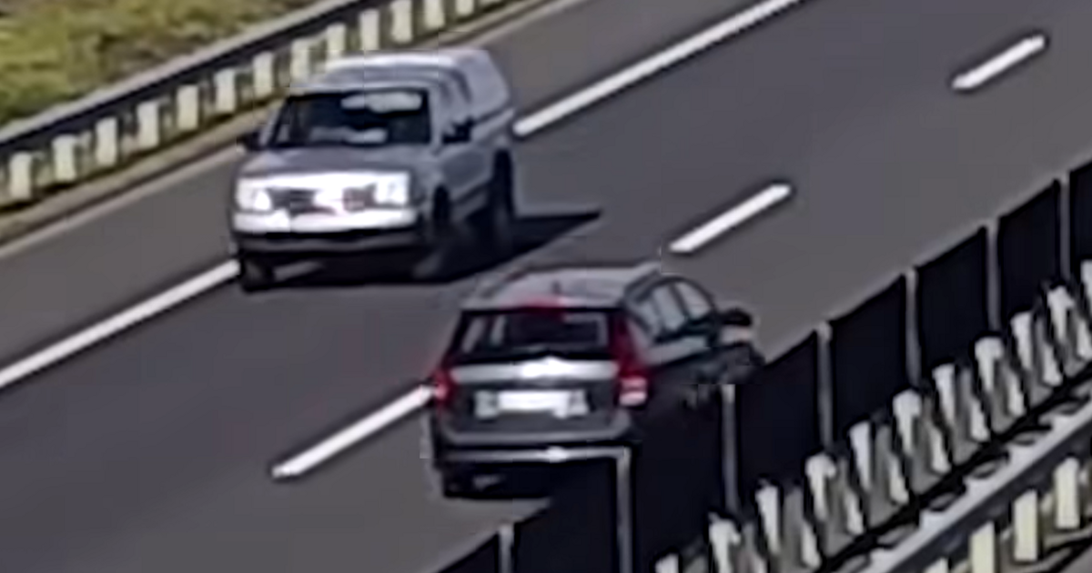 Forgalommal szemben, a belső sávban haladt egy sofőr az M35-ös autópályán