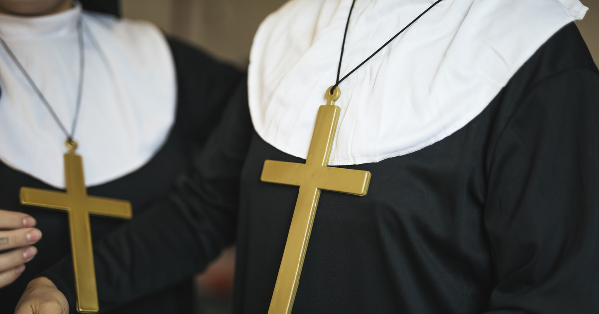 Tornacipőt húzott az apáca és hihetetlen, mit tett utána: videóra vették a furcsaságot