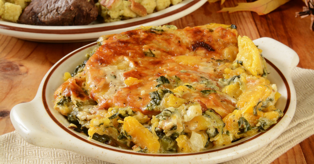 Kiadós, húsmentes rakott sütőtök: selymes krém fogja össze