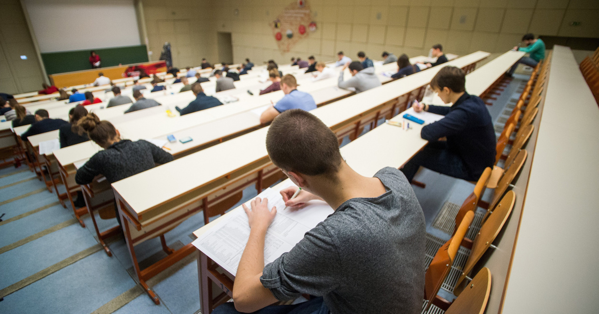 Index – Belföld – Elsősorban a politikai környezet űzi külföldi egyetemekre a magyar fiatalokat