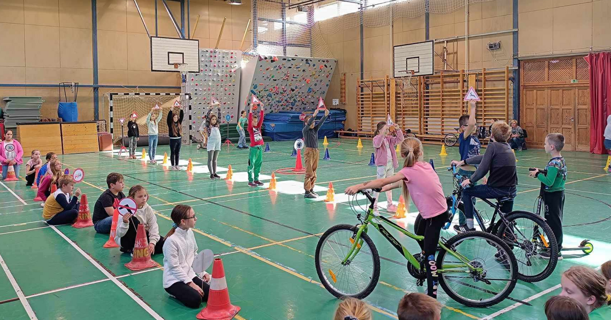 Reggeli séta, bicikli, gyalogbusz:  így formálja át a családok szokásait az Aktív Iskola (x)