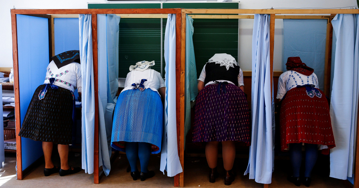 Magyarországon a demokrácia eszméje másodlagos, személyi kultuszok csapnak össze