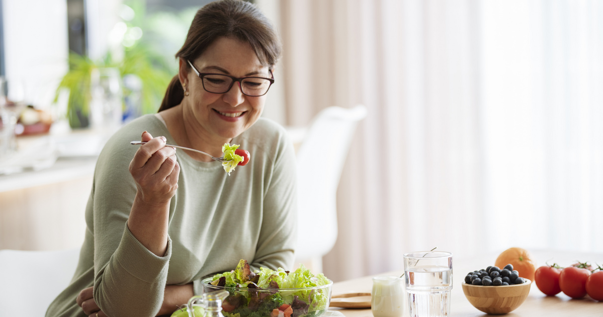 Ezt edd 50 felett: 5 étel, amely bizonyítottan védi a szívet és erősíti az immunrendszert
