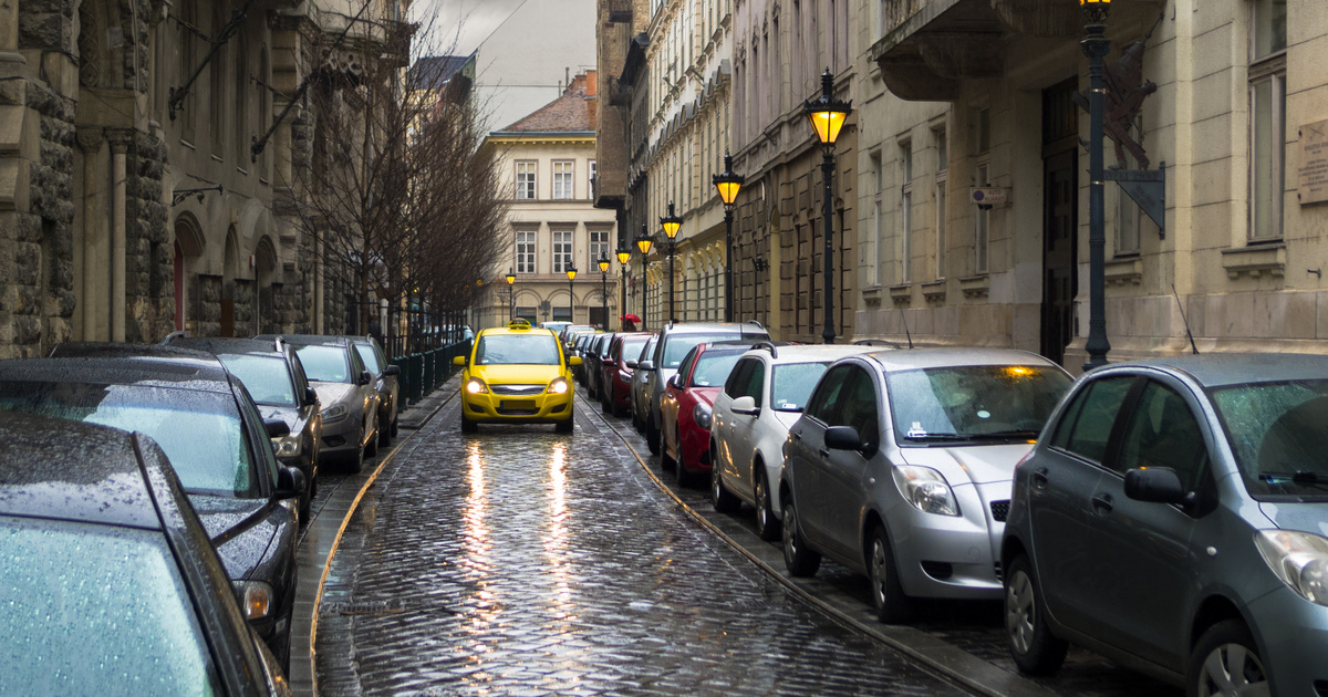 Súlyos büntetést kaphatsz, ha itt parkolsz: fizetőssé válnak ezek az utcák