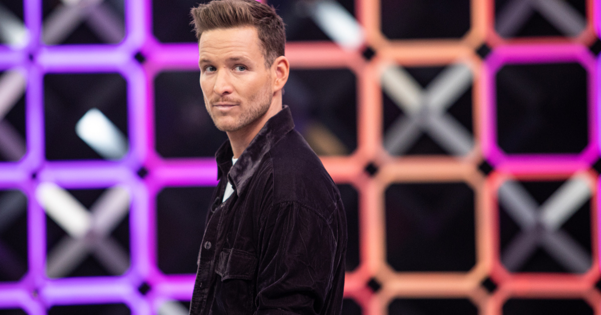 Istenes Bence öccse, ahogy nő, egyre helyesebb: a 19 éves Beni tiszta apja