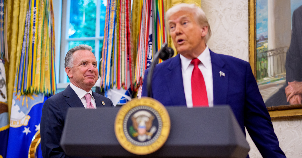 A „milliárdosok bunkerében” tervezhet titkos megállapodást Európa háta mögött Washington és Moszkva