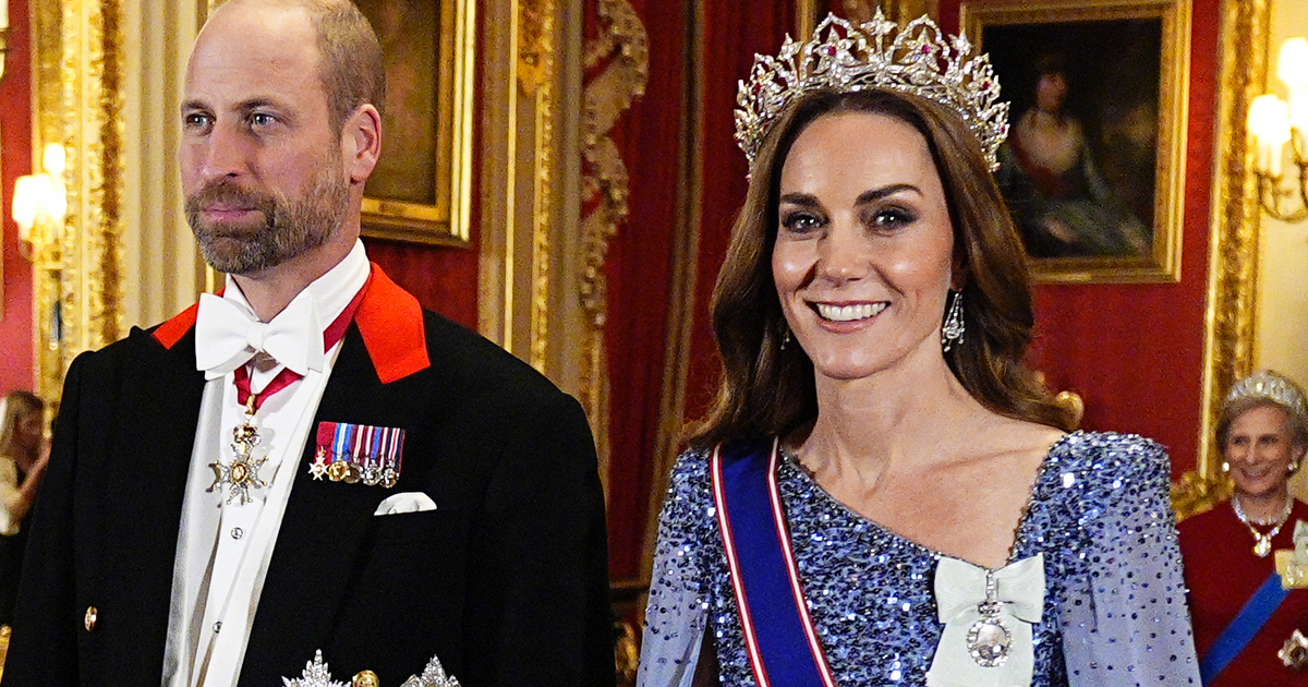 Katalin hercegné csillogó, kék estélyi ruhájára nem találunk szavakat: tiarában ragyogott Vilmos oldalán